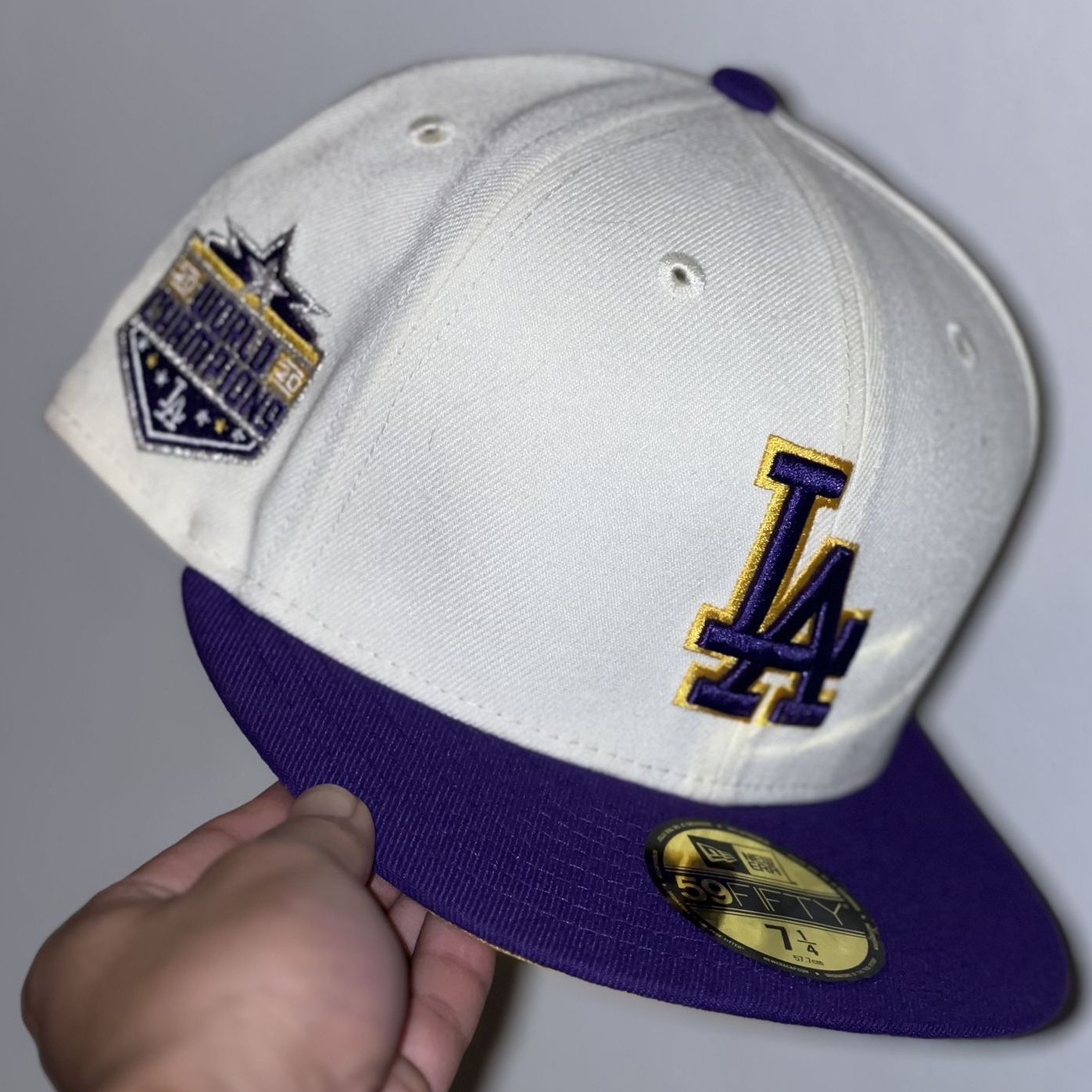 Running back this Lakers x Dodgers crossover from MLB Shop! : r