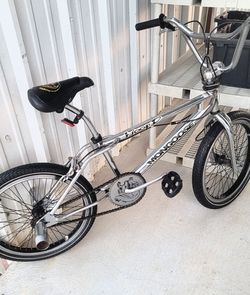 Mongoose 1998 Hoop D Freestyle BMX Bike