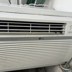 LG Air conditioner 10k BTU Good Condition . Get Very Cold 