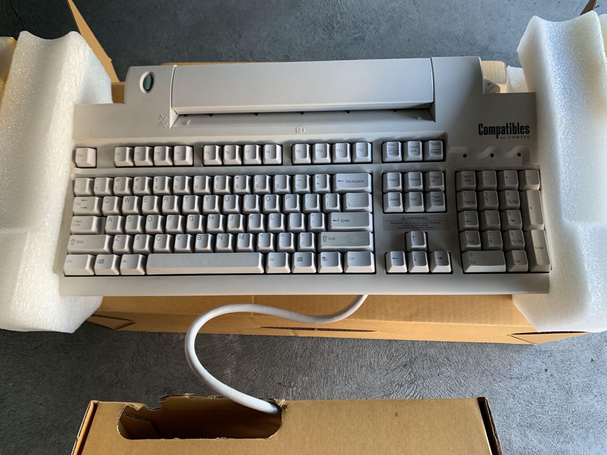 Compaq RT6L5CTW ps2 keyboard with scanners - floppy disks drivers