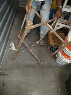 Vintage Metal Folding Easel