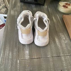 White Nike Huaraches