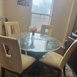 breakfast table and 4chairs