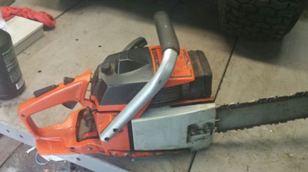 Dayton chainsaw. 20 inch bar. Starts and runs great. Replaced fuel lines. Strong running saw