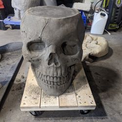 Flat Top Concrete Skull 