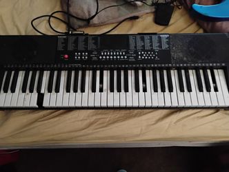 Keyboard Comes With Microphone, Stand ,The While Setuo