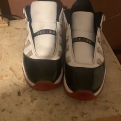 Jordan’s 11 No Laces 