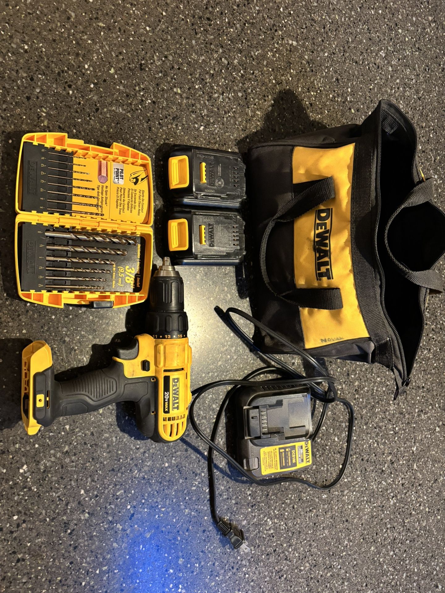 Dewalt 1/2 20v Drill D7D771