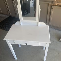 Make up desk for small girl