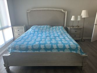 Cal King Bedroom Set  Furniture Antique Grayish Beige.