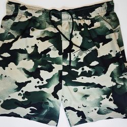 Nike Athletic Shorts Men's Large Camo