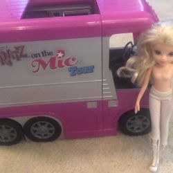 Bratz On The Mic Tour Bus & Bratz Doll