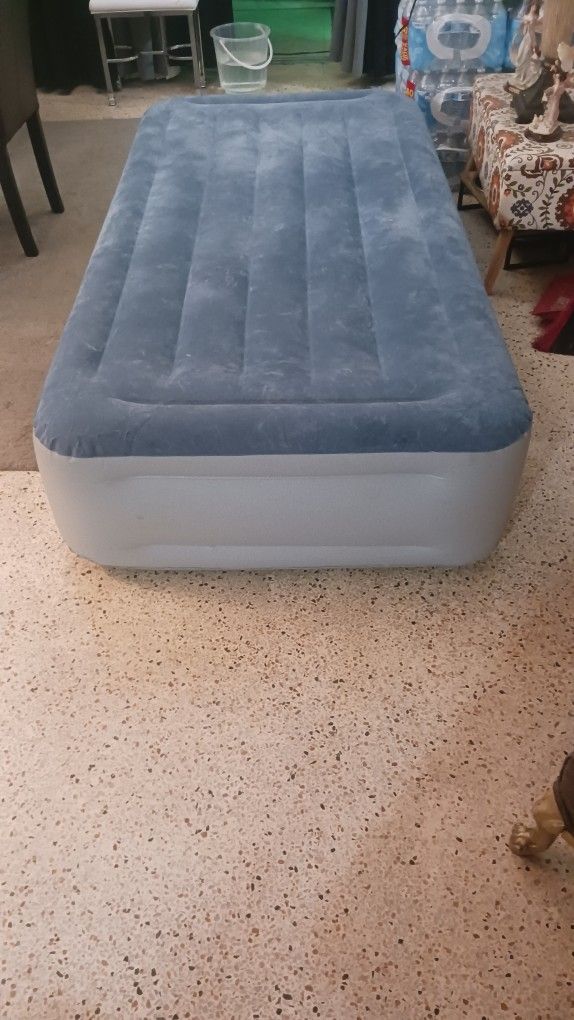 Twin Size Air Mattress
