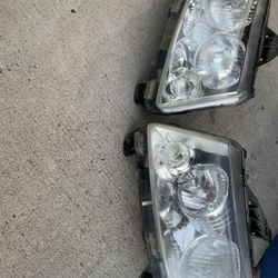 2008 Jeep Grand Cherokee Laredo Headlights 