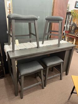 American Furniture Table & 4 Stools