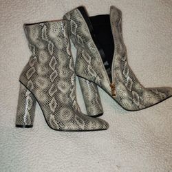 Snakeskin boots deals fashion nova
