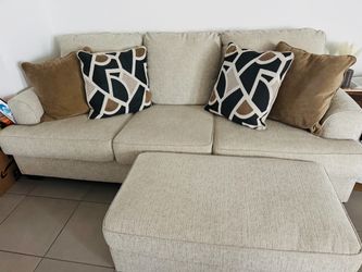 Couch w foot rest