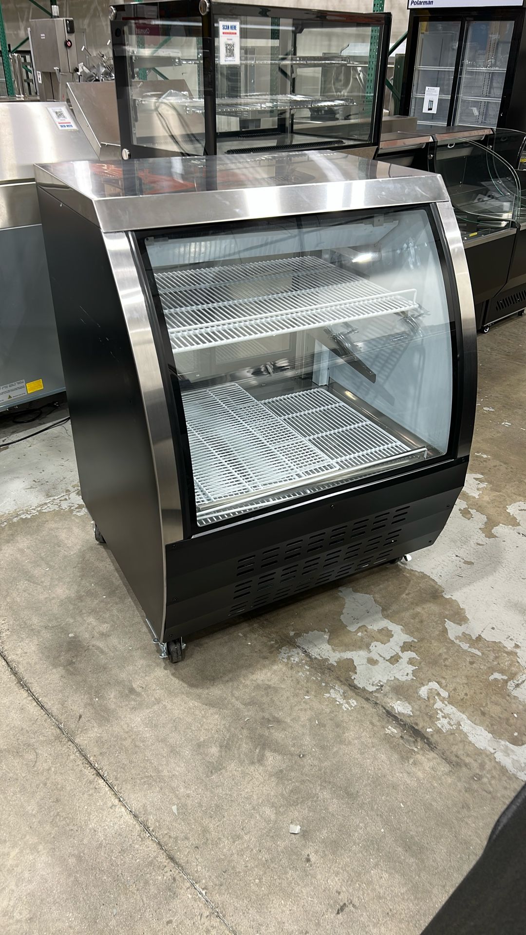 Chumart CMT-36DC 36 1/4" Black Curved Glass Refrigerated Deli Case