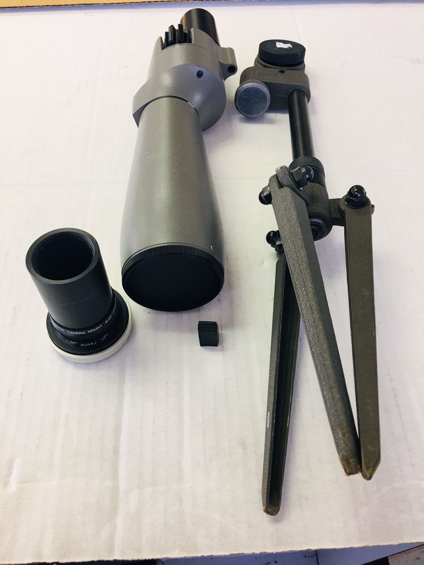 BUSHNELL SPACEMASTER II SPOTTING SCOPE WITH CAMERA MOUNT #22-3025 and Stand