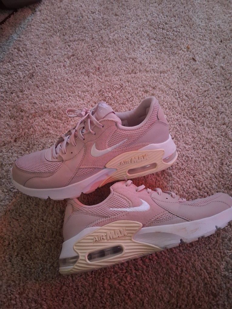 Womans Nike Air Max. Size 10