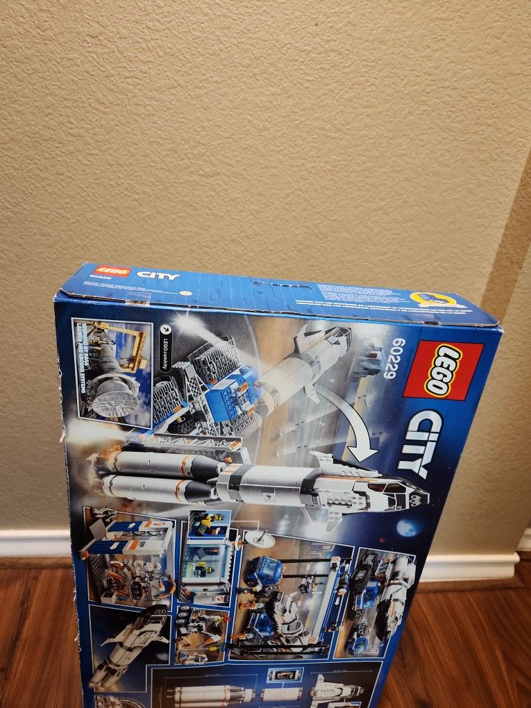 Lego City 60229 Rocket Assembly Transport