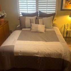 Queen Bed With Bedding Included 