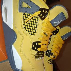 Jordan 4s