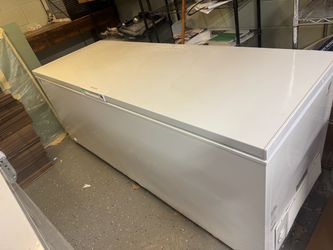 Frigidaire Chat Freezer 25 cu ft