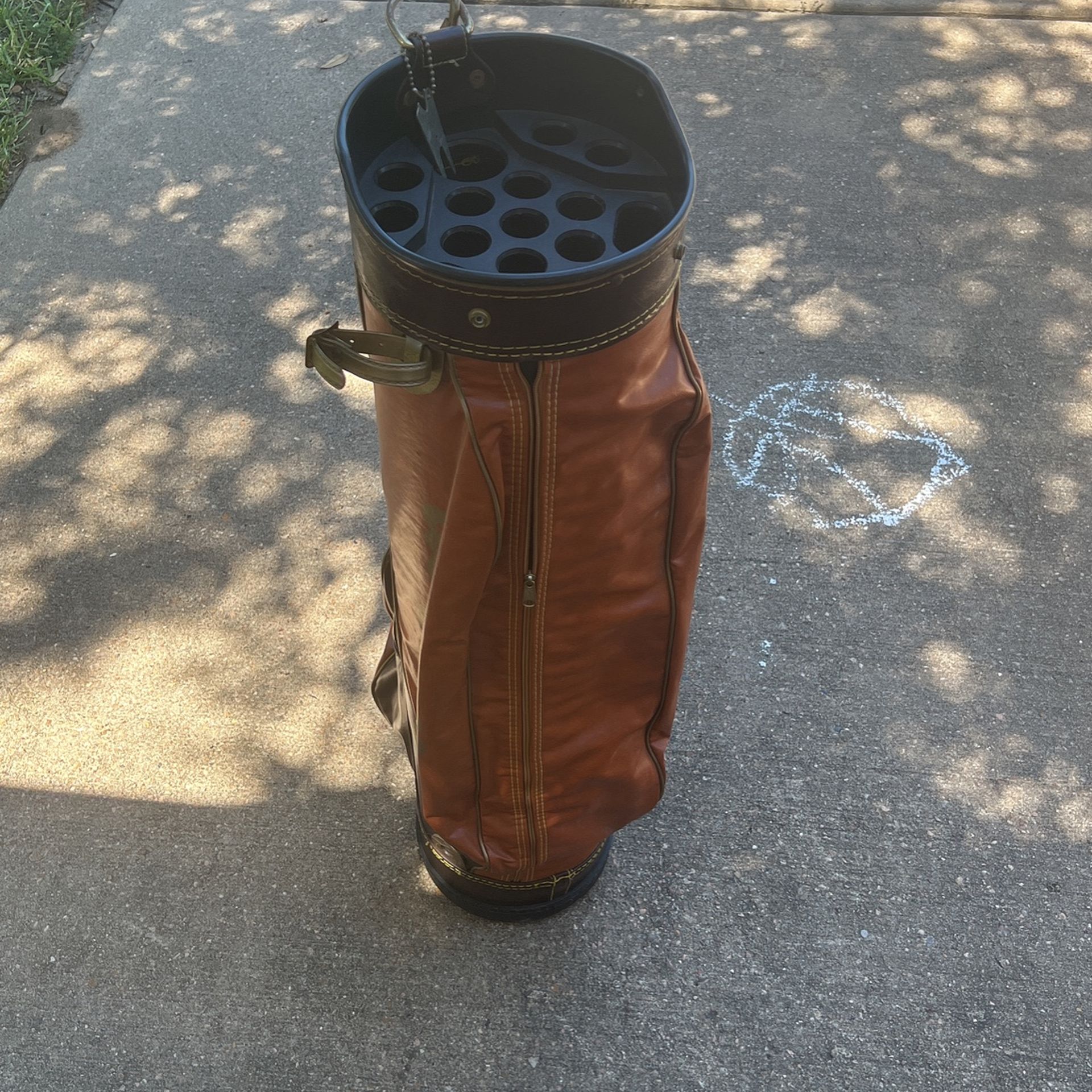 Vintage Wilson Leather Golf Bag. Rare And In Excellent Condition