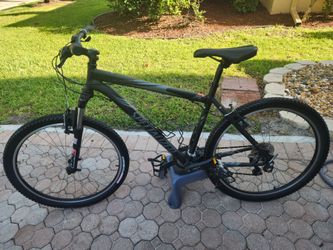 Specialized Hardrock Mountain Bike
