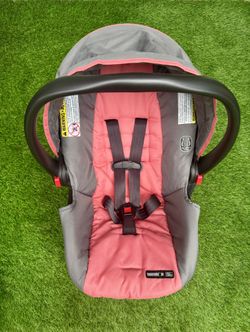 Graco SnugRide 30 Car Seat + Base – Super Clean!