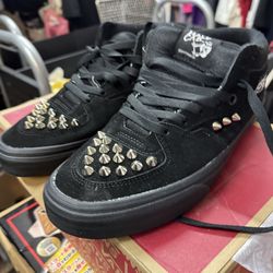 BRAND NEW Vintage 1992 Vans Half Cab Black Suede Shoes customized with metal studs 