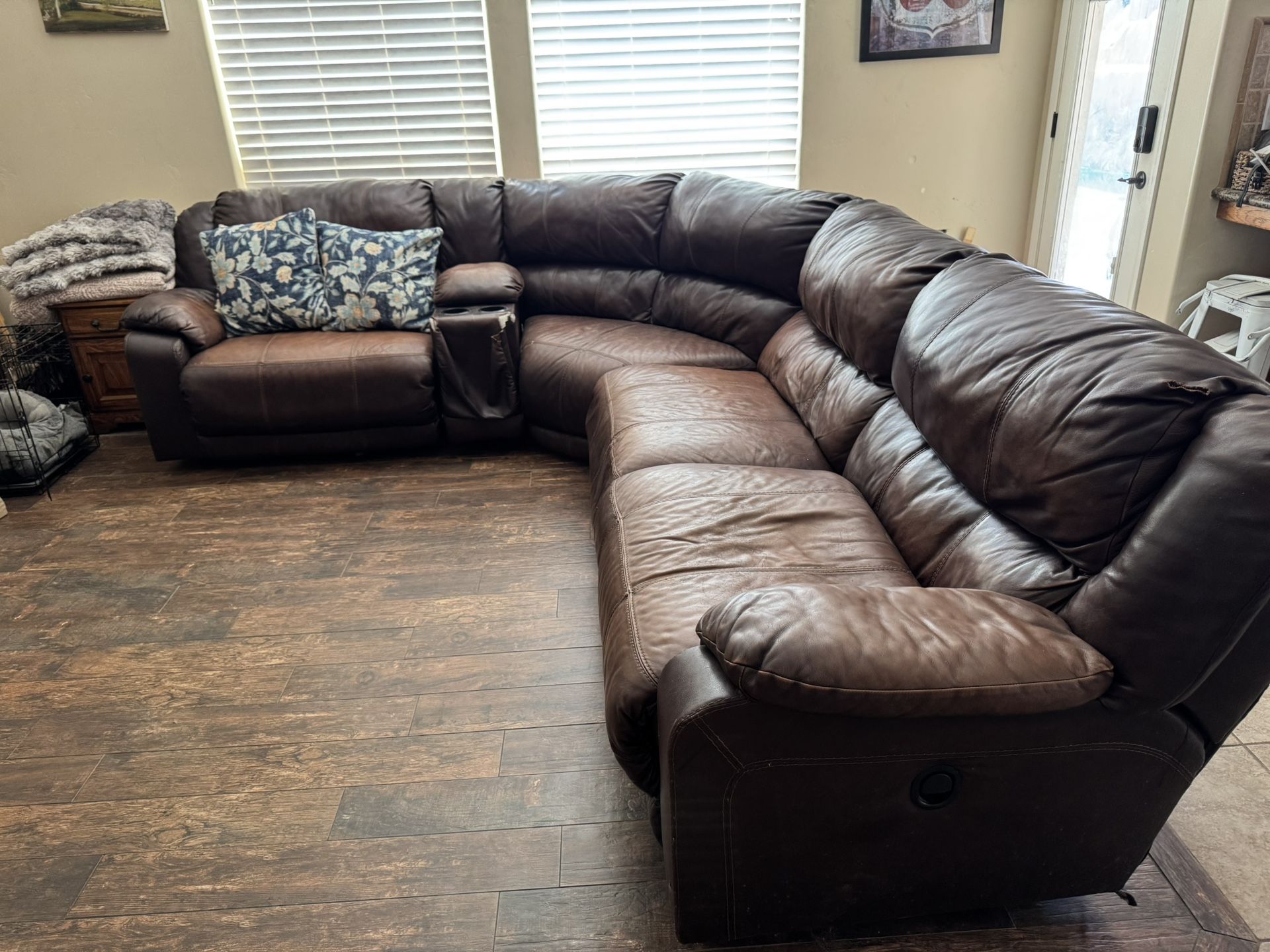 Free Sectional