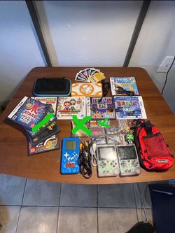 New Nintendo 2ds xl carry case and video games ds gba read description please