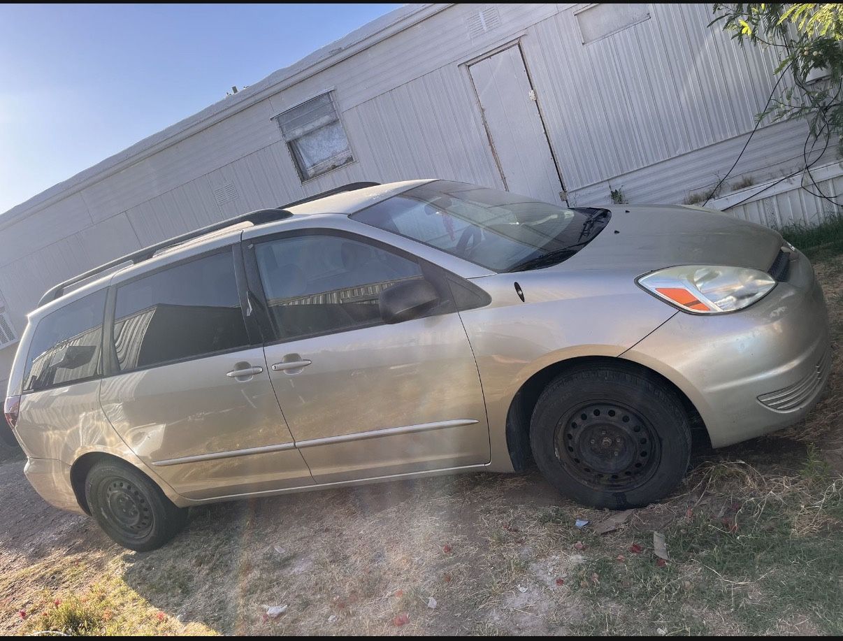 2005 Toyota Sienna