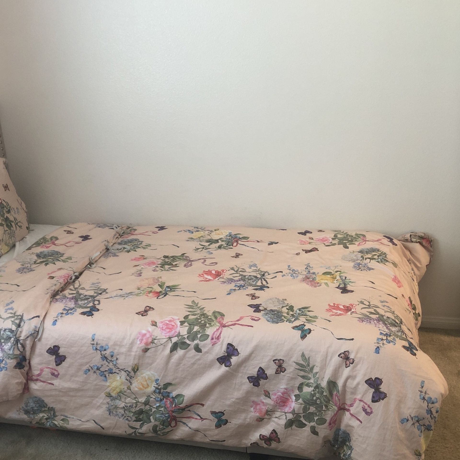 1 Twin Bed