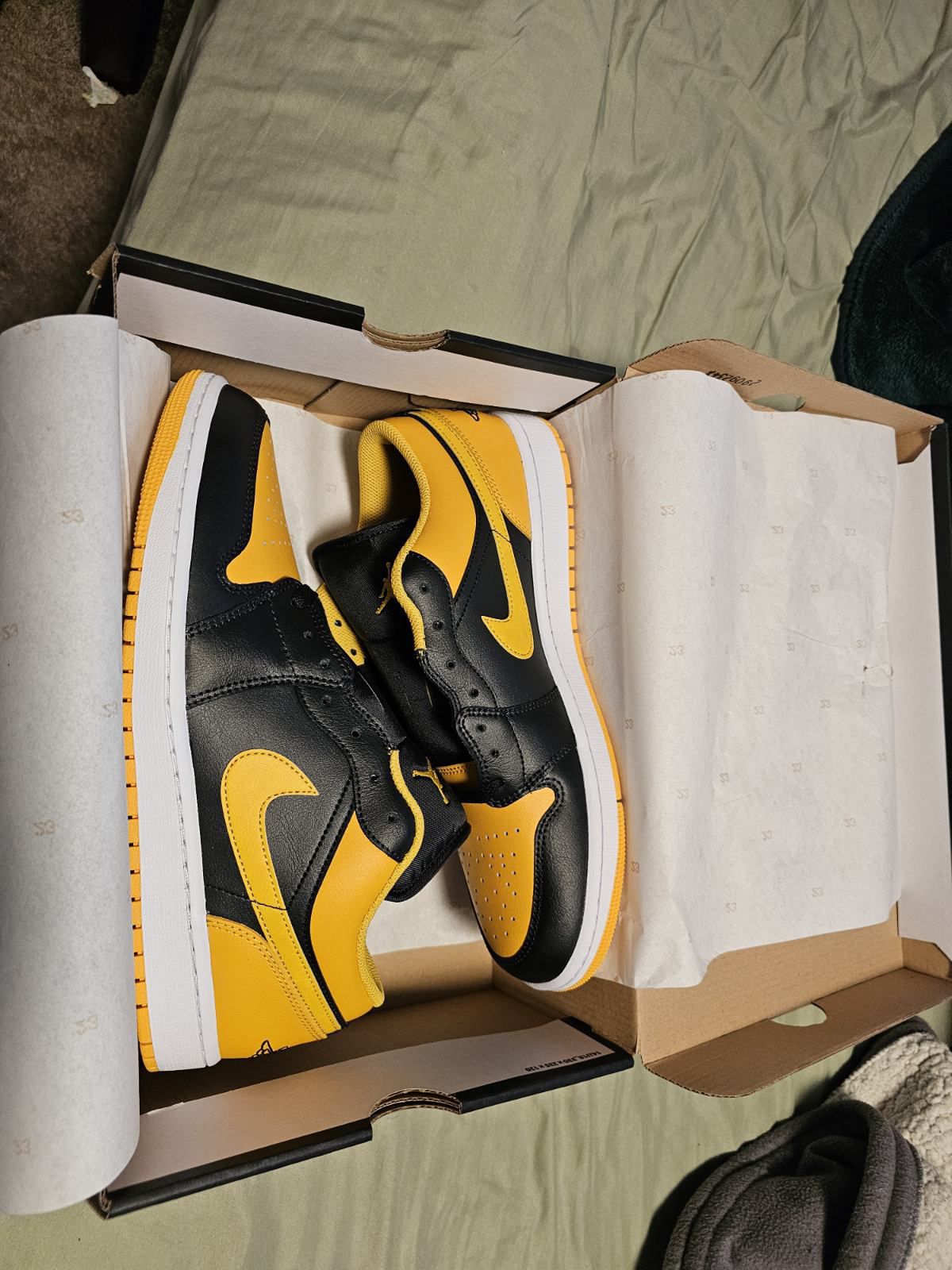 Brand New Jordan 1’s Low. Size 11. 
