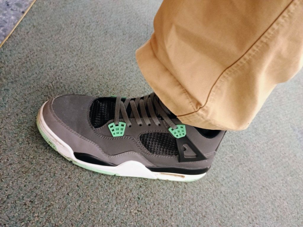Jordan 4 Retro Green Glow Retro Size 12 Mens