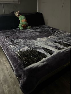 QUEEN BED MATTRESS AND BOXSPRING
