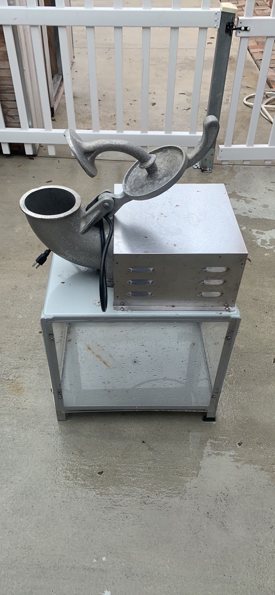 Máquina De Moler Hielo/ Ice Shaving Machine for Sale in Homestead, FL