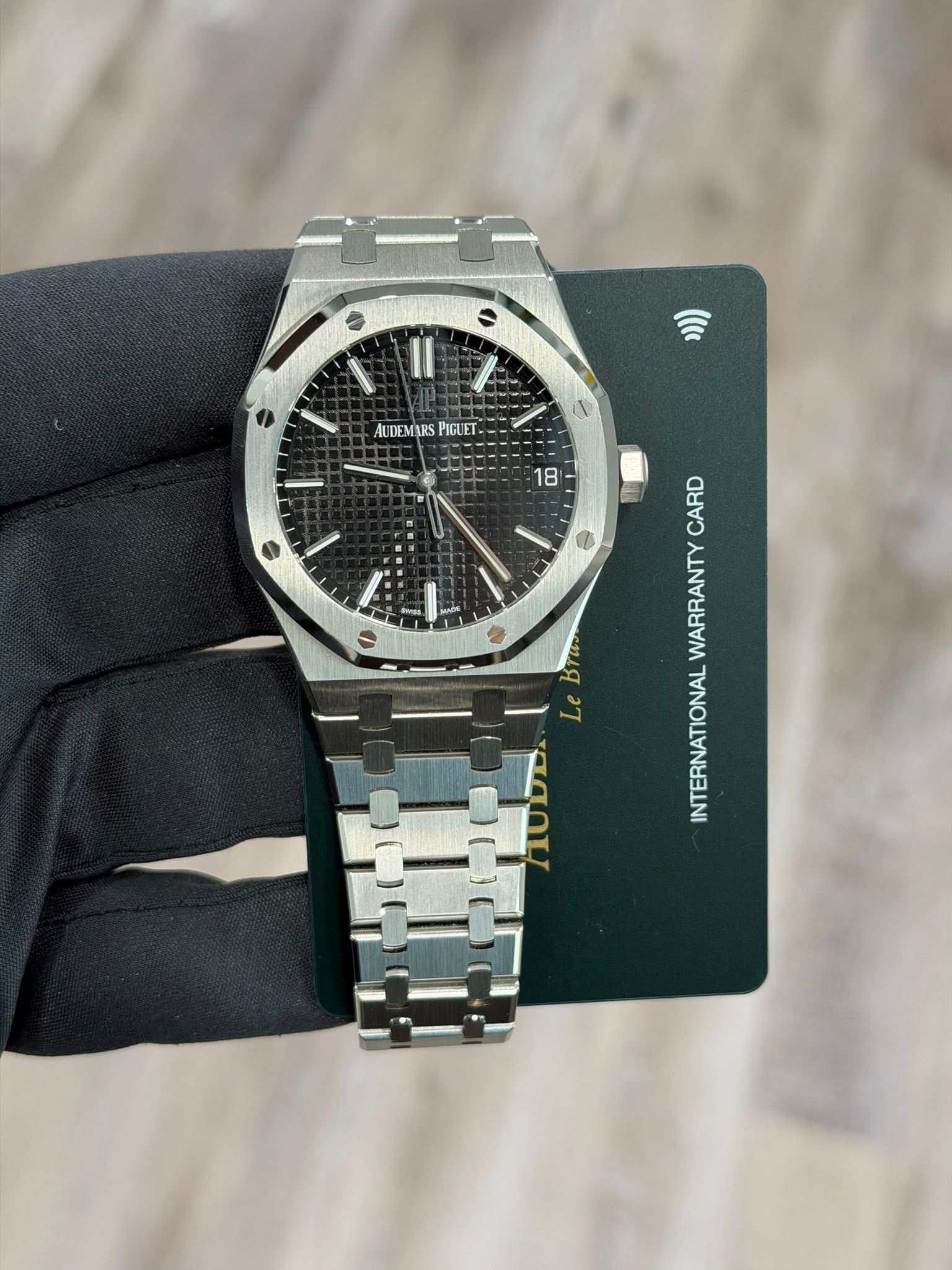 2021 Audemars Piguet Royal Oak Ref. 15500ST Black Dial Stainless Steel