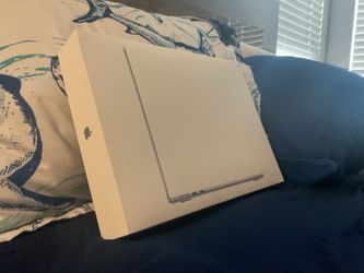 Mac Book Air M5 chip 2026 model ⚠️If I am shipping to you, you must pay for shipping⚠️