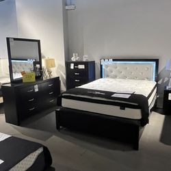 Black 4PC Queen Bedroom Set