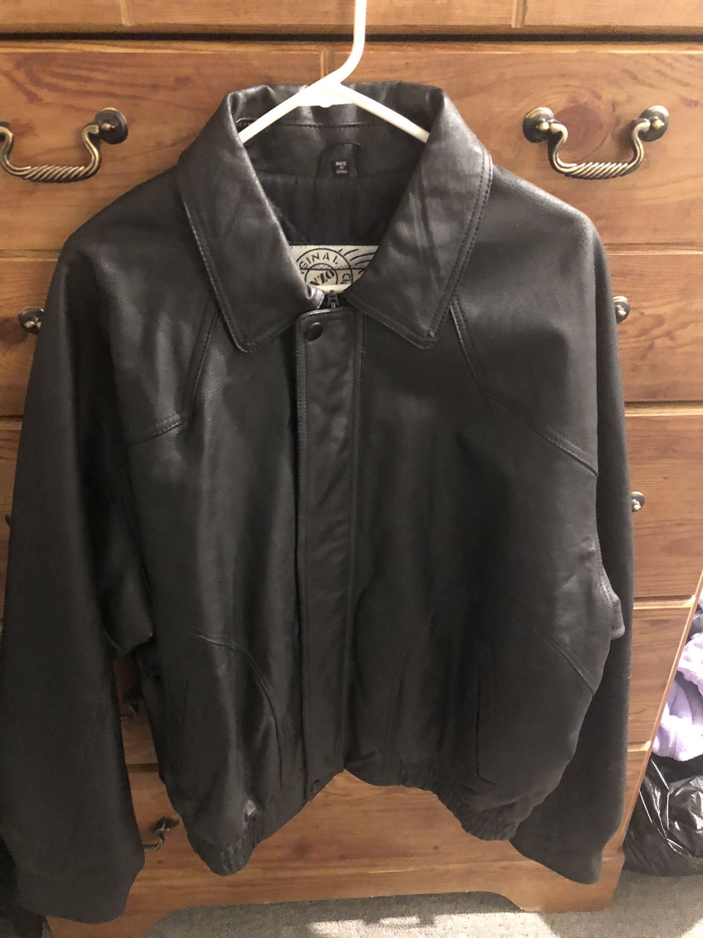 New men's 100% leather jacket, size XL