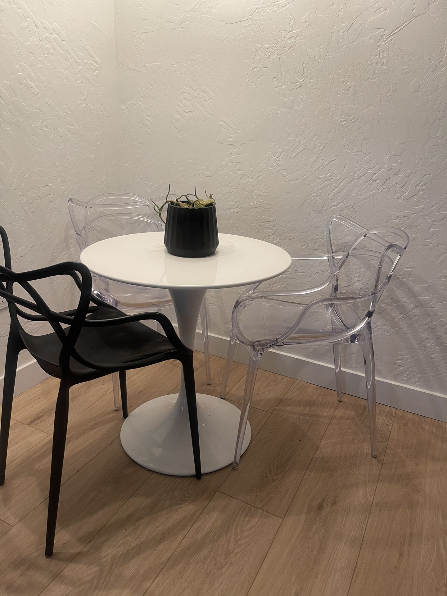 Modern White Tulip Table