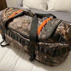 Easton Outfitters Tailgate Duffle Bags