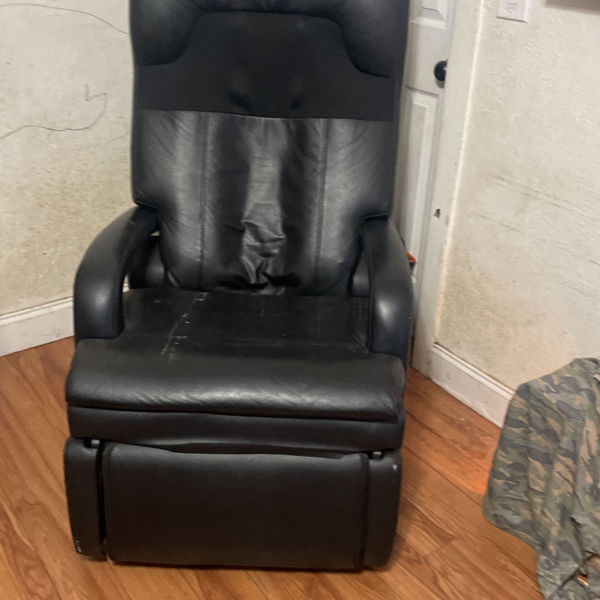 Human Touch Home Massage Chair/recliner+heat