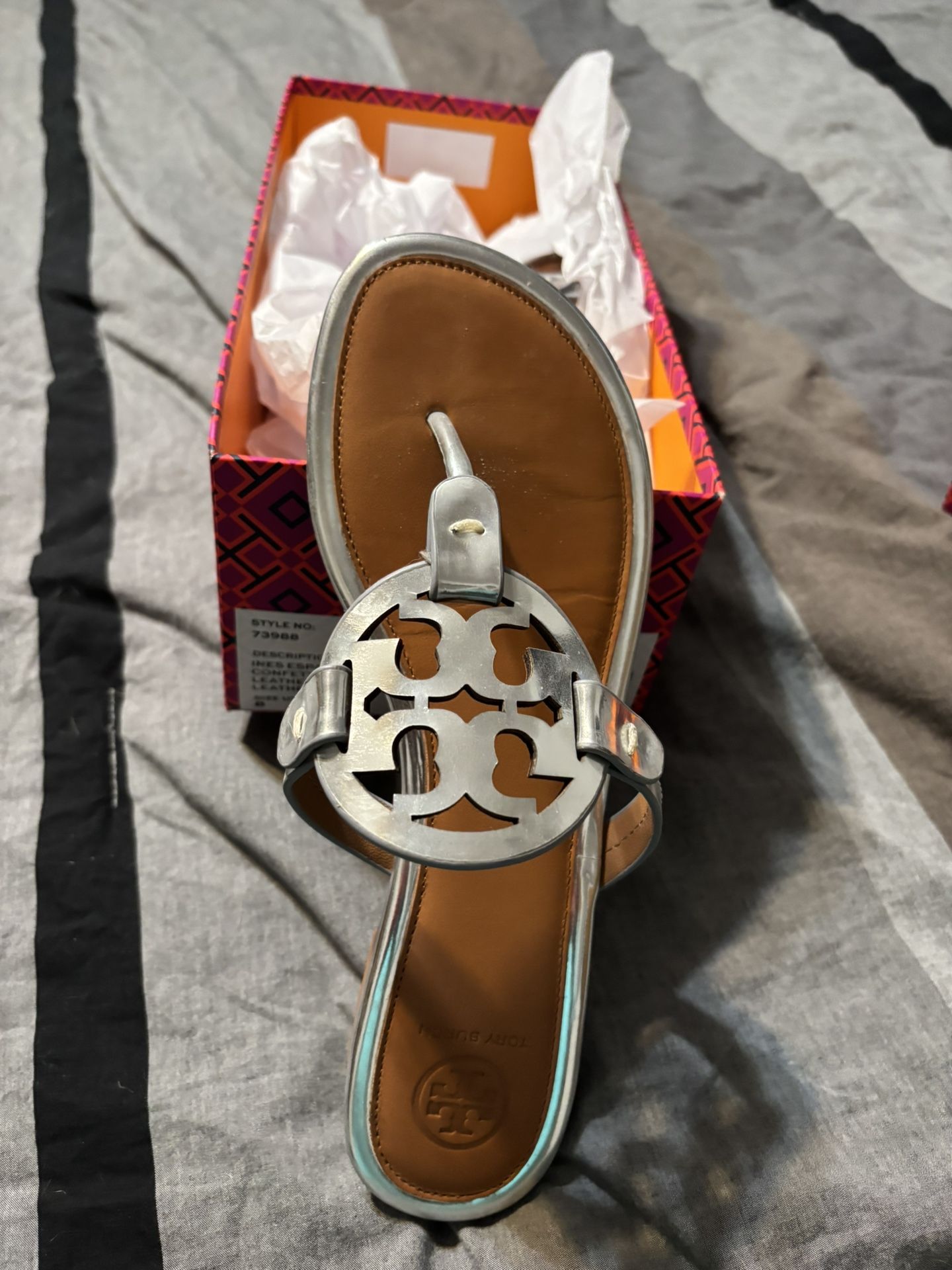 Womens Size 8 Authentic Tory Burch Millers