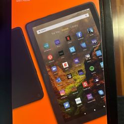 Fire HD 10 Plus tablet, 10.1", 1080p Full HD, 32 GB, 11 Generation   Works perfect, has google play installed Comes with charger