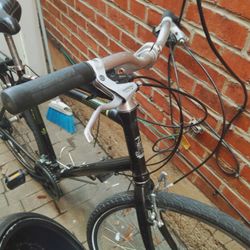 Schwinn Bike 21 Speed With A Big Deal Out The Door $100
